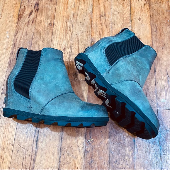 Sorel Shoes - Sorel Joan Of Arctic II Chelsea Olive Booties Size 9